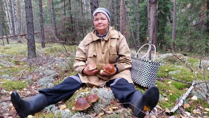 Мария Самсоновна с корзиной белых грибов