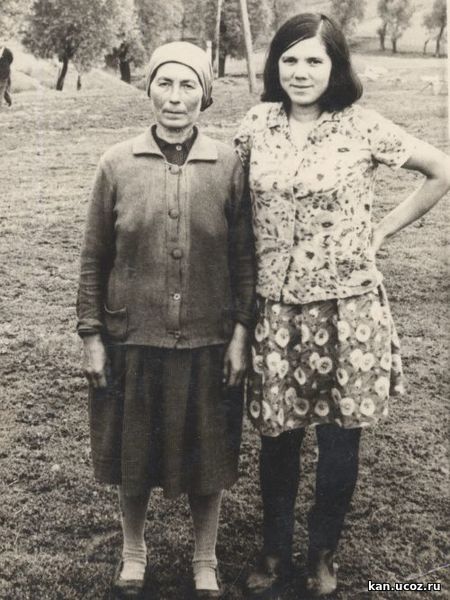 Сёмонова Нина Семёновна и дочка Раиса